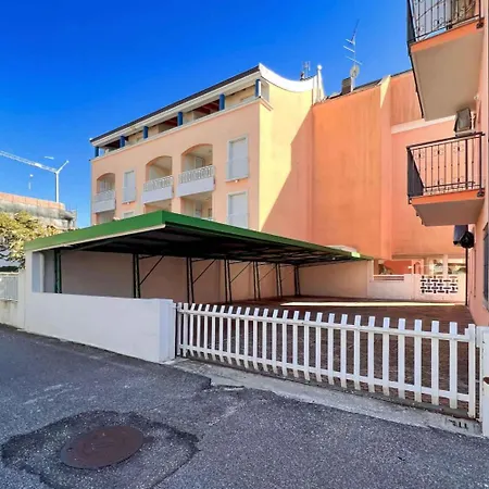 In 45657 아파트 *